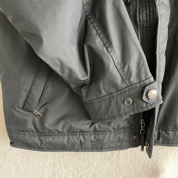 Polo Ralph Lauren Insulated Jacket Windbreaker with Stow Away Hood. - Picture 5 of 7